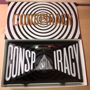 CONSPIRACY PALETTE  Jeffree Star x Shane Dawson